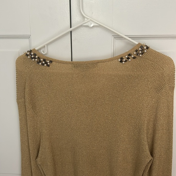 Beaded neckline Gold tone Sparkly Thread thru out - Picture 3 of 3